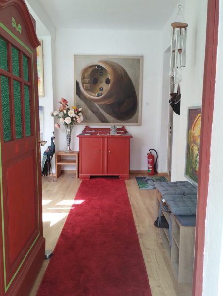 Eingang Vestibül, hin zur Ferienwohnung EG